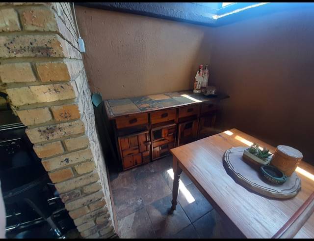 3 BEDROOM FREEHOLD FOR SALE IN MINNEBRON